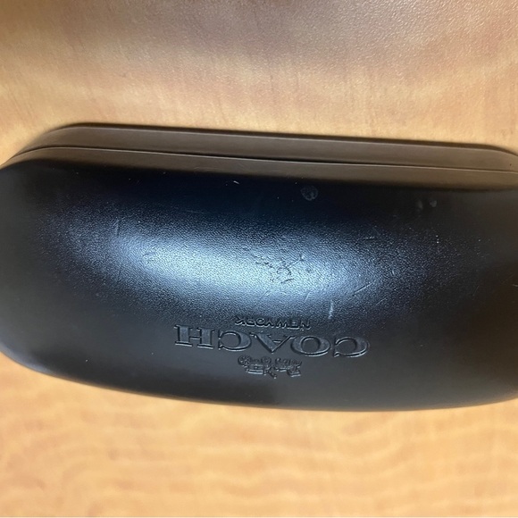Coach Black Hard Eyeglass Case with Logo – Classic & Durable Storage - Picture 11 of 12